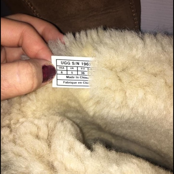 Authentic ugg Bailey button tall boots - Picture 10 of 10